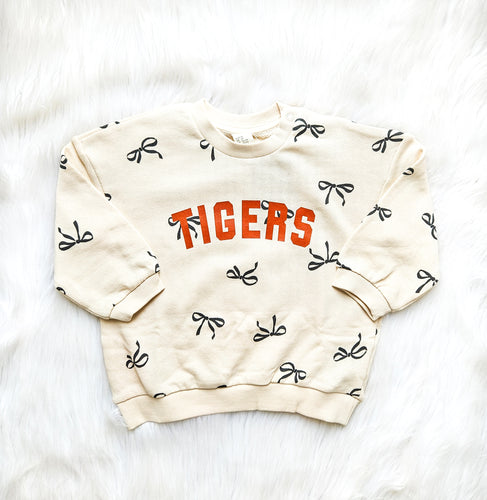 Tigers Bow Crew