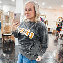 Heathered Black Pocket Crew